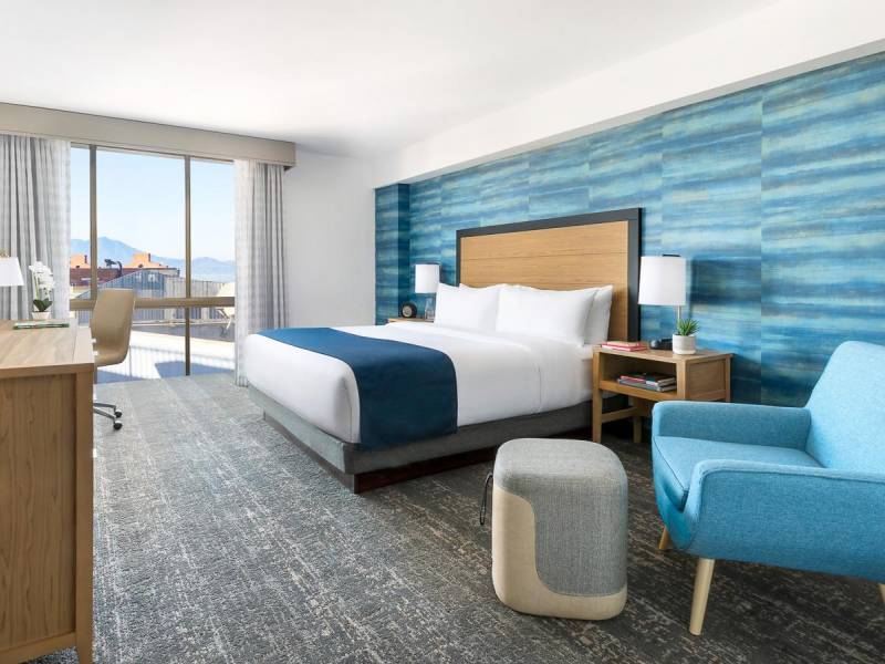 Hotel Caza Fishermans Wharf |  Hotel Caza Fishermans Wharf / Chamleon
