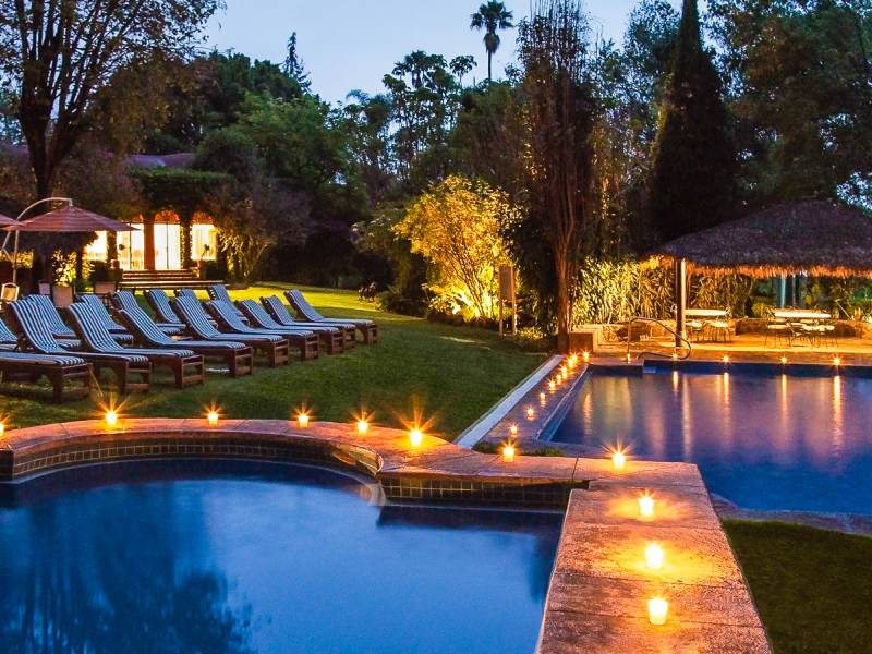 Hotel Racquet  |  Hotel Racquet / Chamleon