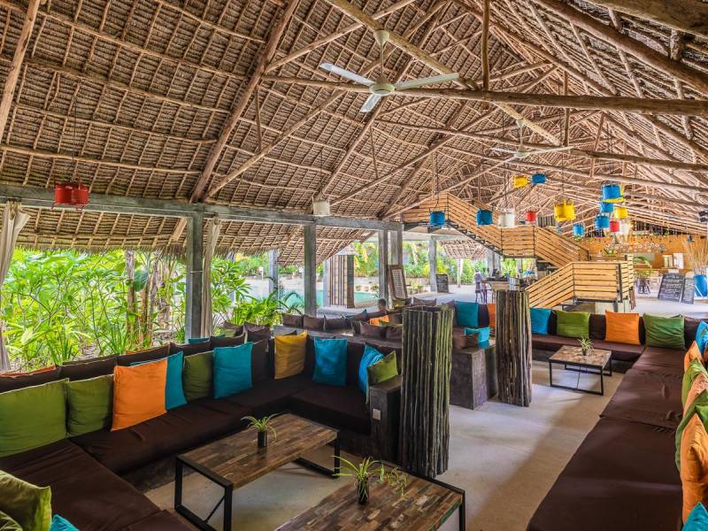 Fun Beach Hotel |  Gabriele Debetto, Fun Beach Hotel / Chamleon