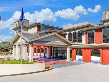 Hotel Caza Fishermans Wharf |  Hotel Caza Fishermans Wharf / Chamleon