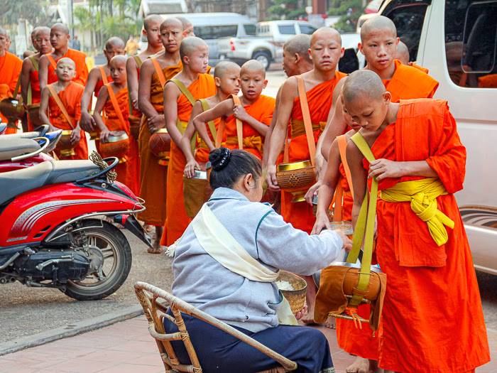 Tak Bat in Luang Prabang |  Silke Hoch / Chamleon