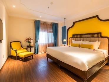Tirant Hotel  |  LUANLIGHT, Tirant Hotel / Chamleon