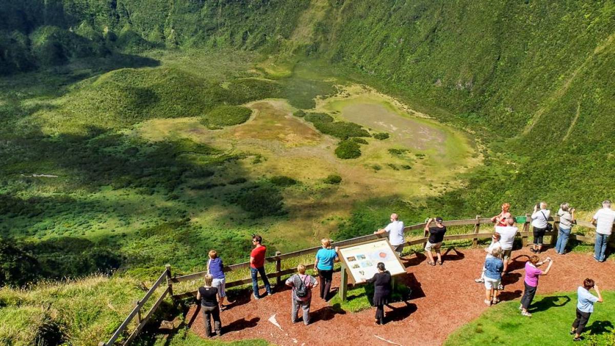 Blick in den Krater auf Faial | © Udo Mittermeier, Pixabay / Chamäleon Blick in den Krater auf Faial | © Udo Mittermeier, Pixabay / Chamäleon