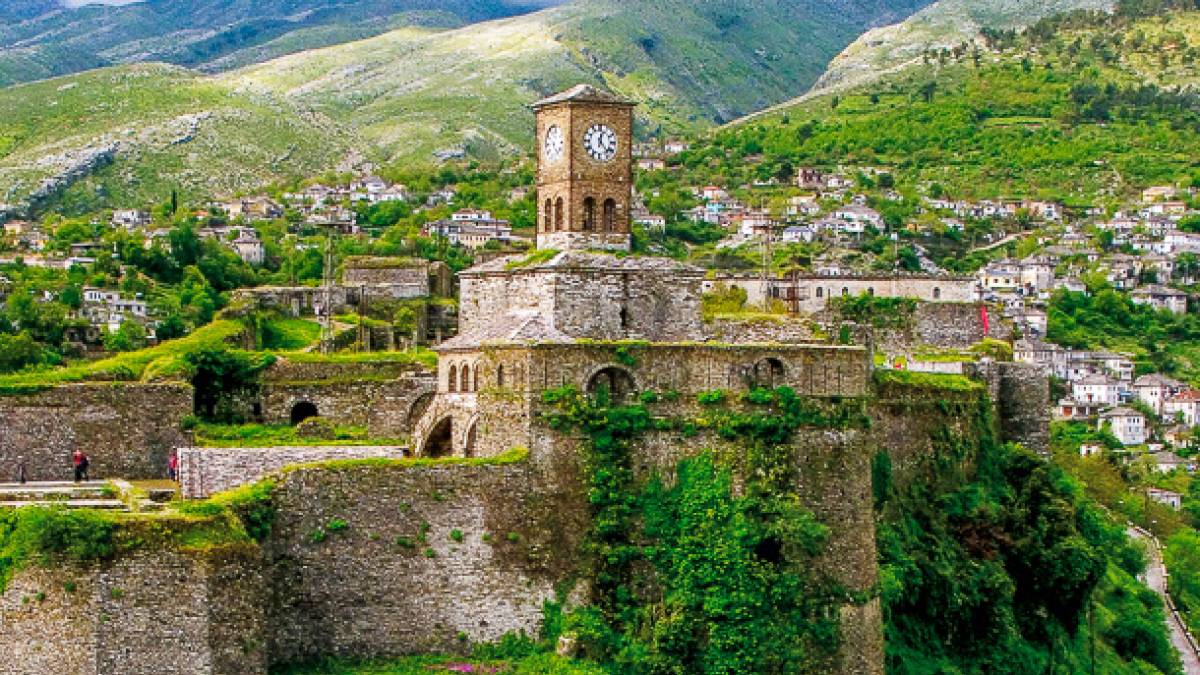 Burg oberhalb von Gjirokaster | © MacSun Travel Skopje / Chamäleon