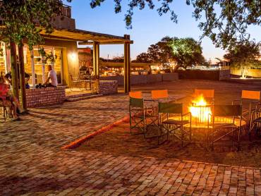 Sossusvlei Lodge |  Xenia Ivanoff-Erb, Sossusvlei Lodge / Chamleon