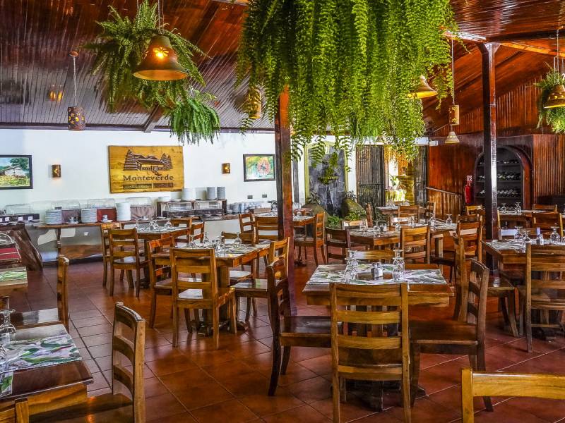 Restaurant |  Monteverde Country Lodge / Chamleon