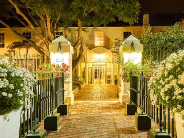 Hermanus Windsor Hotel  |  Deon Duncan, Hermanus Windsor Hotel / Chamleon