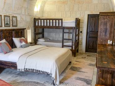 Hotelzimmer  |  Nujelm Hotel / Chamleon