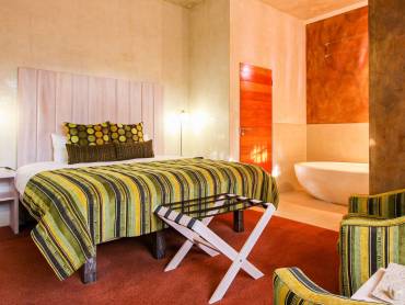 African Rock Hotel |  African Rock Hotel / Chamleon