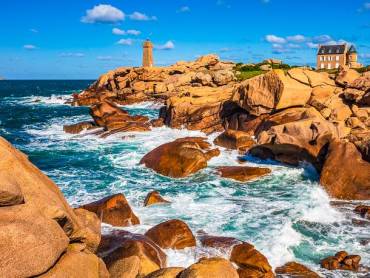 Atlantikkste in Ploumanach |  Rico Kdder, iStockphoto.com / Chamleon
