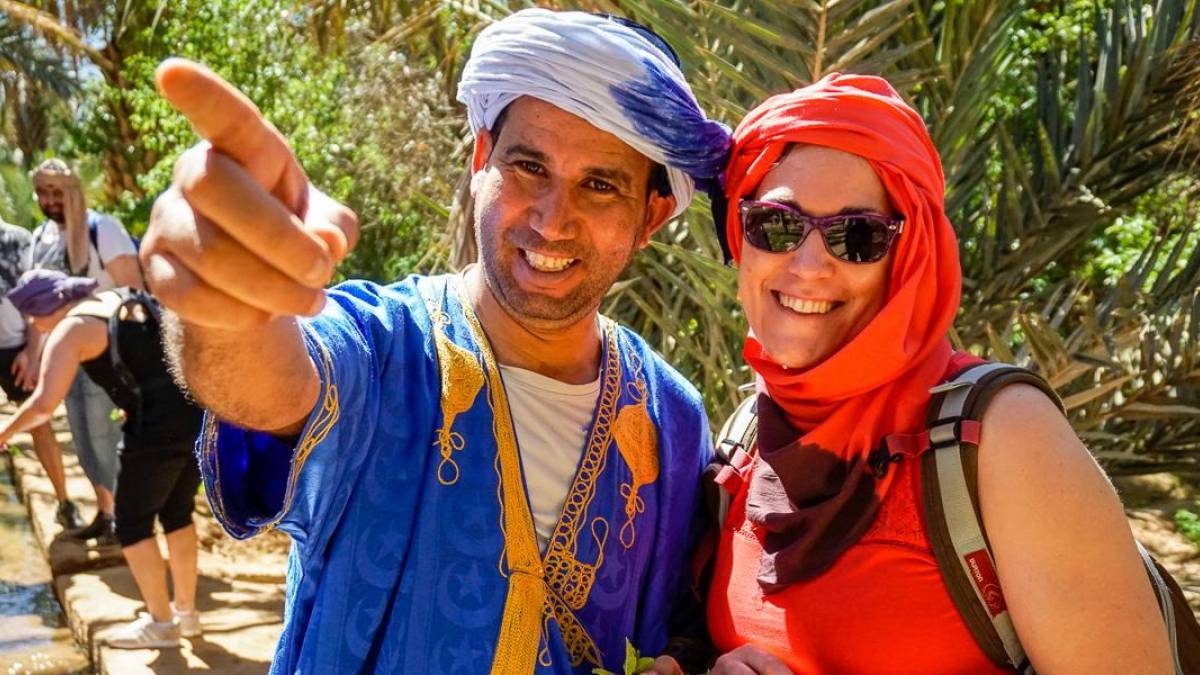Reiseleiter und Gast in Marokko |  Claudia Exner / Chamleon