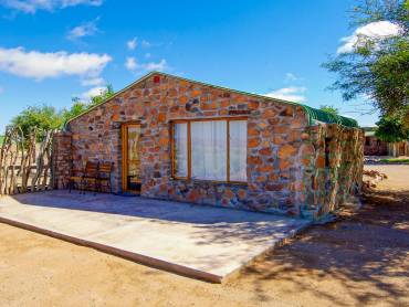 A Little Sossus Lodge |  Peter Pack, Pack Safari / Chamleon