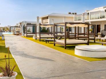 Budha Beach Hotel |  Saia Noir Photography, Budha Beach Hotel / Chamleon