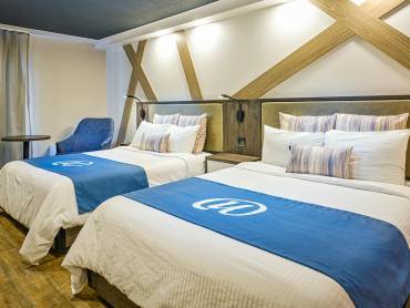 Hotel Universel |  Patric Nadeau Photographie, Hotel Universel / Chamleon