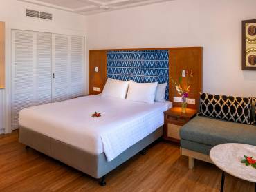 Outrigger Fiji Beach Resort  |  Outrigger Fiji Beach Resort / Chamleon
