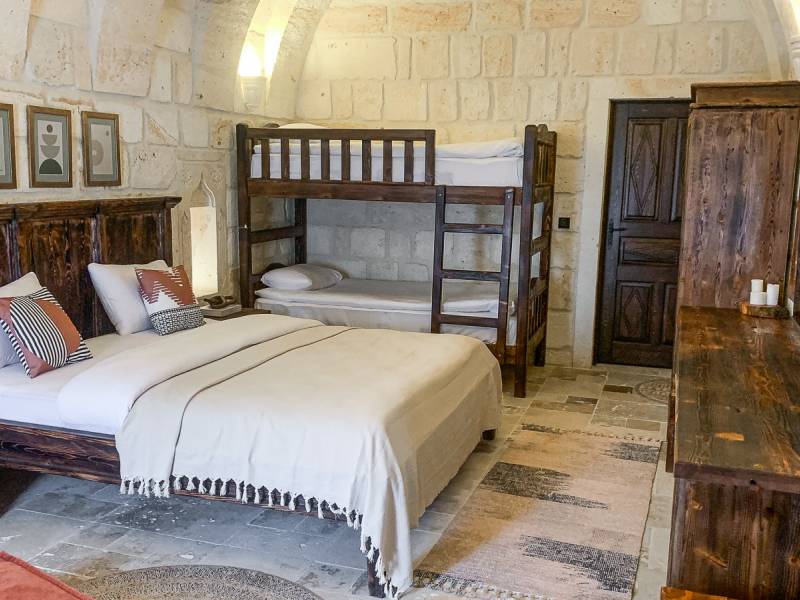 Hotelzimmer  |  Nujelm Hotel / Chamleon
