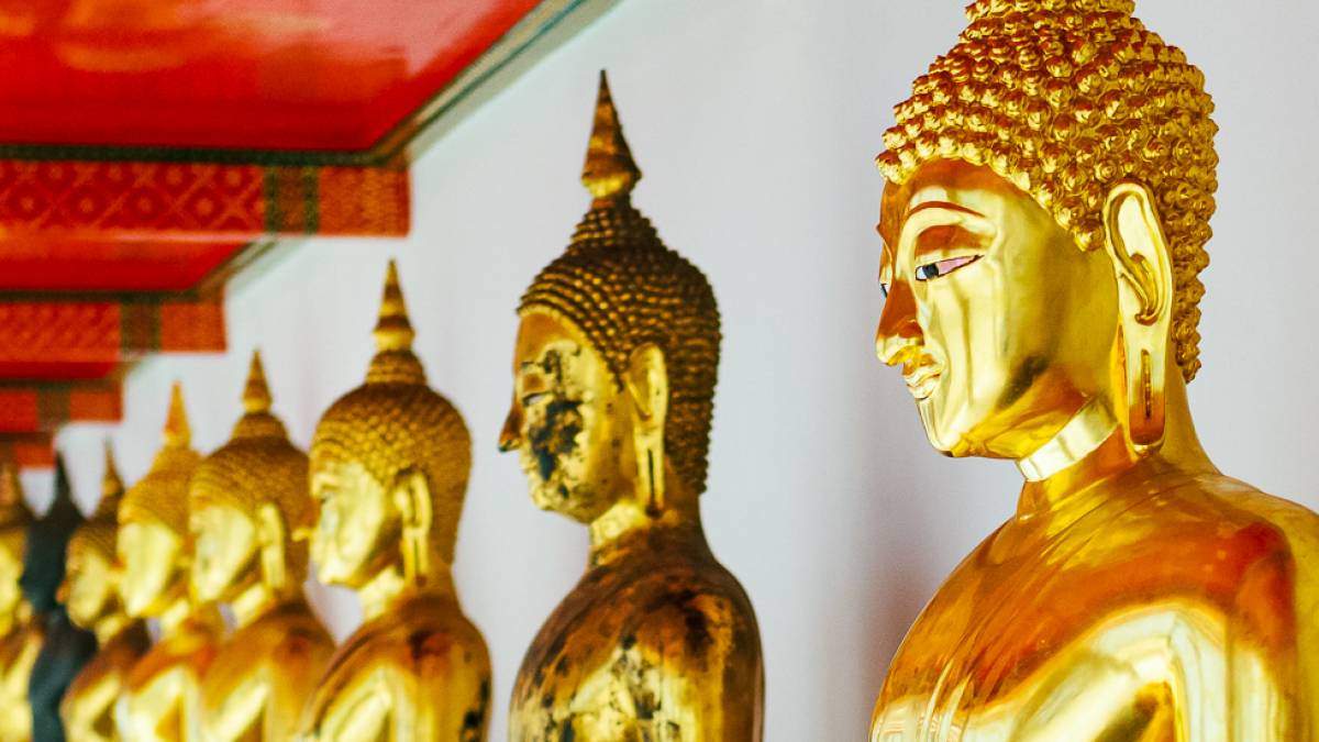 Buhhastatuen im Tempel | © Christine Wehrmeier, Unsplash / Chamäleon Buhhastatuen im Tempel | © Christine Wehrmeier, Unsplash / Chamäleon
