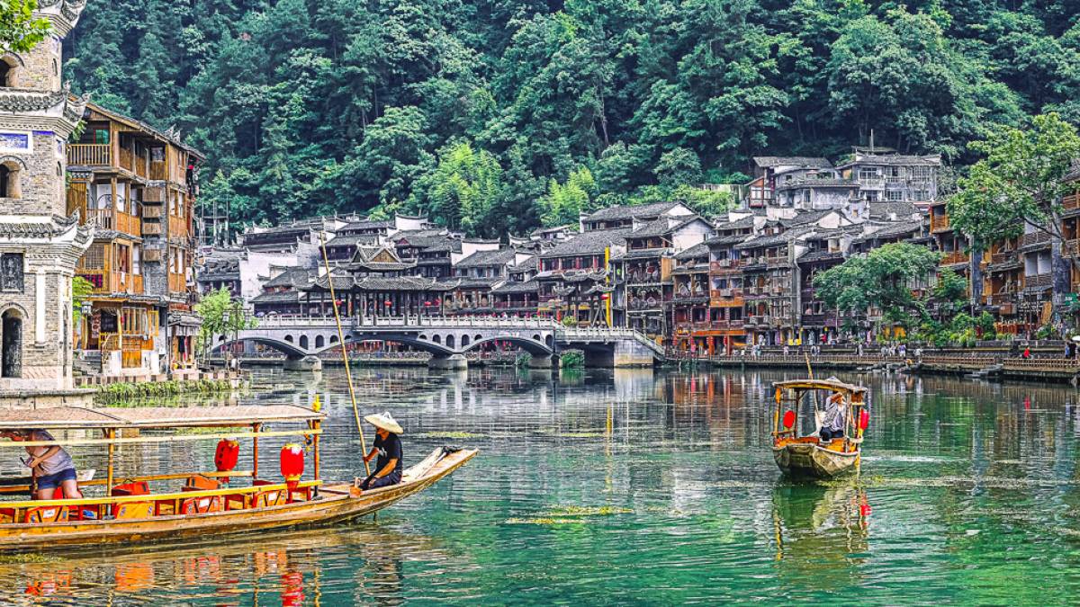 Fenghuang |  Kiran Pham, Pixabay / Chamleon