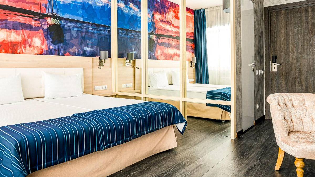 Frigate Hotel |  Frigate Hotel / Chamleon