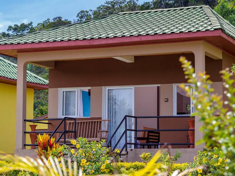 Lemurs Lodge Andasibe |  Edlight Photography, Lemurs Lodge / Chamleon