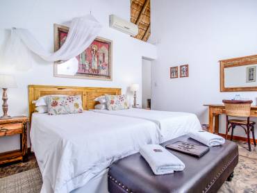 Needles Safari Lodge  |  Needles Safari Lodge / Chamleon