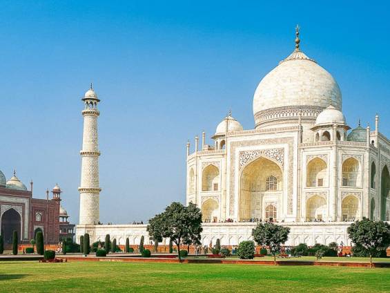 Taj Mahal in Agra |  FVA IN / Chamleon